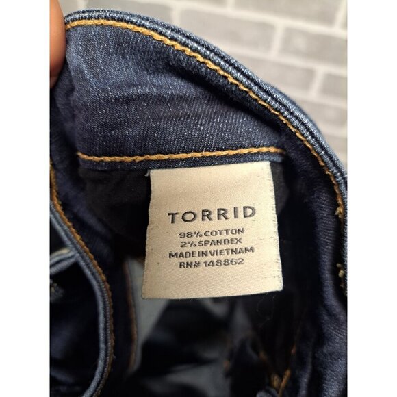 Torrid Womens Denim Shorts Casual beach Summer Chino Shorts Size 14 - Picture 10 of 10